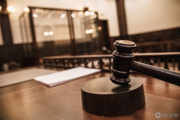 Десятки антипрививочников с пермского предприятия подали в суд на начальство за отстранение от работы