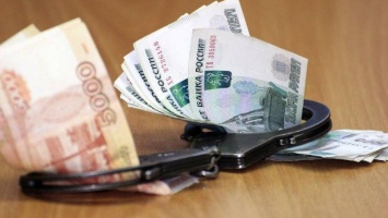 У взяточницы из саратовского вуза конфисковали 100 тысяч рублей