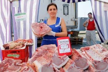 Исследование: россияне стали чаще покупать мясо и реже - хлеб