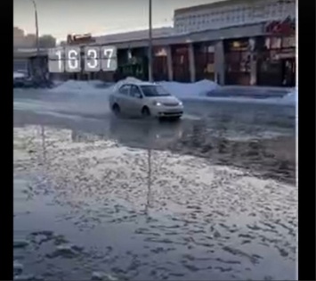 Кемеровчане показали "бассейн" на одном из местных бульваров