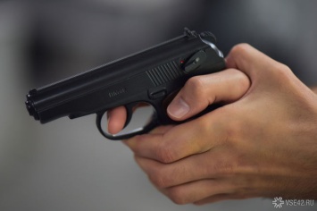 Кофеман напал на охранника с пистолетом в подмосковном магазине