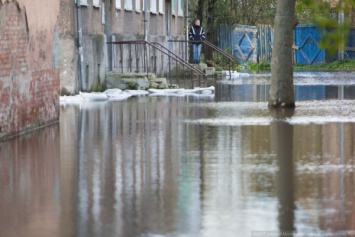 Прокуратура: в Полесском округе во время шторма затопило жилые дома
