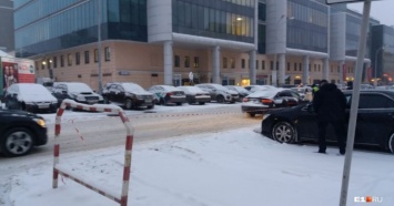 В Екатеринбурге у здания ФСБ усилили меры безопасности после перестрелки на Лубянке