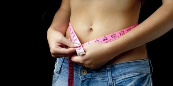 Американский эндокринолог рассказала о способе борьбы с жиром на животе