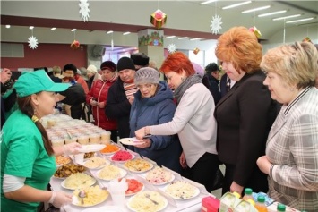 На Новогодней ярмарке в Новочебоксарске можно было купить все для праздничного стола