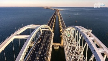 Откроет движение по Крымскому мосту, пообщается с рабочими: в администрации президента рассказали о планах Путина на 23 декабря