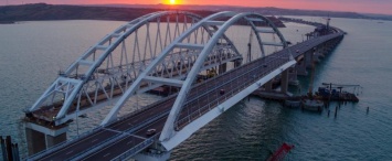 Открылось железнодорожное движение по Крымскому мосту