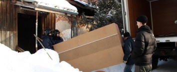 В Калуге семью из обрушившегося дома по улице Пацаева перевезли в общежитие