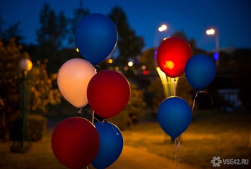 "Призошла прихватизация": житель Мариинска снял шарики с недавно открывшегося магазина