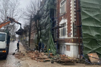 В Фонде капремонта прокомментировали обрушение фронтона дома в Черняховске