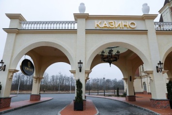 В отеле при казино в Куликово нашли тело 38-летнего мужчины с перерезанными венами