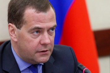 Медведев о военной операции России на Украине: «чудесные запреты» ничего не изменят
