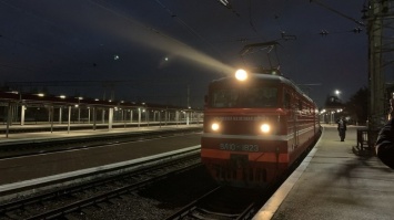 В Крым прибыл первый пассажирский поезд "Таврия"