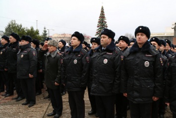Глава МВД Крыма провел строевой смотр в центре Симферополя