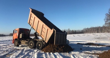 Гендиректора свердловской птицефабрики обвиняют в загрязнении почвы опасными отходами