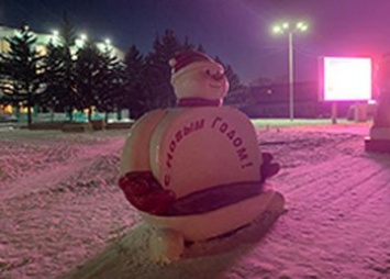 Пункт обогрева для посетителей снежного городка открыли в Белогорске