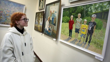 Выставка с интригой открылась в Барнауле