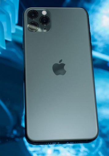 Apple получила патент на iPhone с сенсорным дисплеем на боку