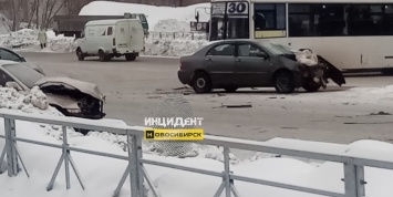 Водитель премиум-авто с алтайскими номерами устроил массовое ДТП в Новосибирске