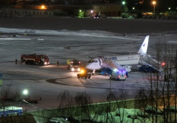 Летевший из Санкт-Петербурга в Барнаул Sukhoi Superjet совершил экстренную посадку в пути