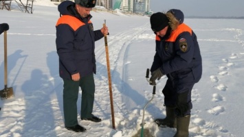 МЧС: толщину льда проверили на главной купели Барнаула
