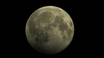 Жителей Алтайского края разочаровало полутеневое лунное затмение