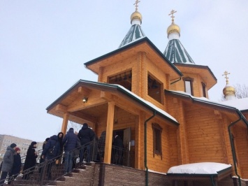 Митрополит Сургутский и Ханты-Мансийский Павел совершил чин освящения уникального деревянного храма в Нижневартовске