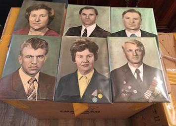 В Благовещенске спасли коллекцию портретов от помойки