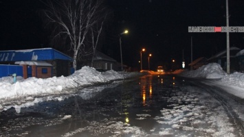 В Камне участок перекрестка трех улиц затопило водой