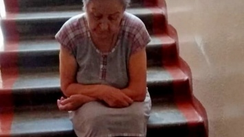 Пенсионерка из Бийска ушла от внучки жить в подъезд