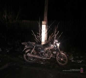 Мотоциклист скрылся с места ДТП после наезда на женщину с младенцем под Волгоградом
