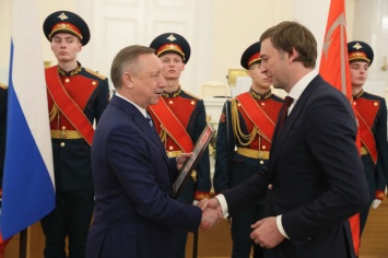 Путин выразил благодарность сотрудникам АК "Россия" за профессионализм