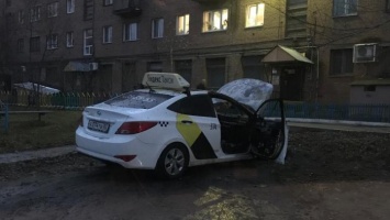 5 автомобилей такси сгорели за ночь в Бийске