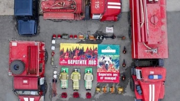 Алтайские лесорубы сделали Тетрис челлендж с пожарными машинами