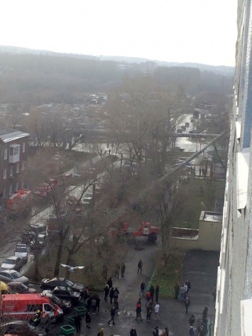 46 человек тушили пожар в общежитии в Кемерове