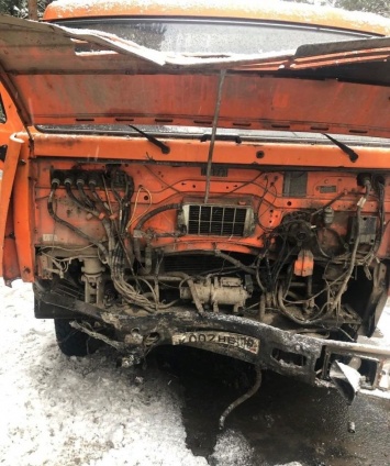 Легковушки врезались в автобус и «КамАЗ» в Петрозаводске