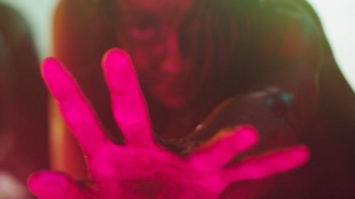 Группа Slipknot выпустила психоделичное видео про грязь и смысл жизни