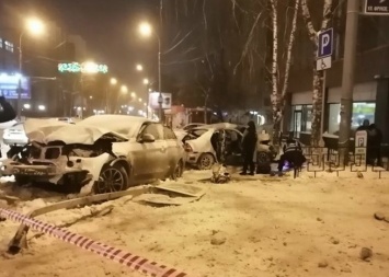 Один человек погиб и трое серьезно пострадали в аварии в Томске