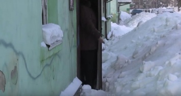 Жители Междуреченска попали в "снежный плен" из-за некачественной уборки снега