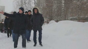 «Мы наблюдаем коллапс»: Томенко прогулялся по заснеженному Барнаулу