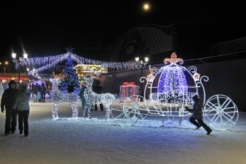 Снежный городок на Мало-Тобольской в Барнауле пока не будут демонтировать