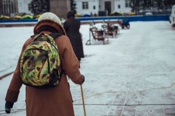 Дочь потеряла престарелую мать на улице Кемерова