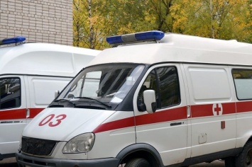 Женщина в Омске порвала себе кишечник спинкой от стула