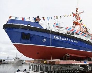 В Петрозаводске впервые в России спущен на воду необычный катер