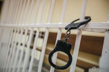 Осужденный за наркотики кемеровский блогер попал в карцер из-за секс-игрушек