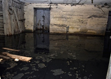 В Свободном подвал дома затопило нечистотами
