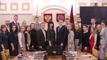 Приступило к работе Молодежное правительство Алтайского края
