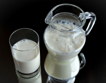 Специалисты Роскачества посоветовали пить растительное молоко при стрессе и бессоннице