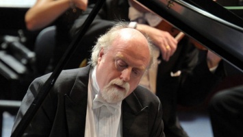 В барнаульской филармонии впервые выступят британский пианист Питер Донохоу и струнный квартет Sacconi