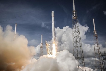 SpaceX перенесла запуск ракеты-носителя Falcon 9 с 60 микроспутниками Starlink